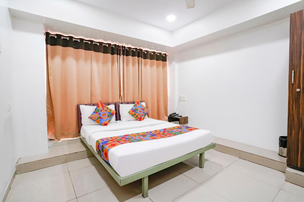 Fabexpress Blue Stone Hotel Surat Buitenkant foto