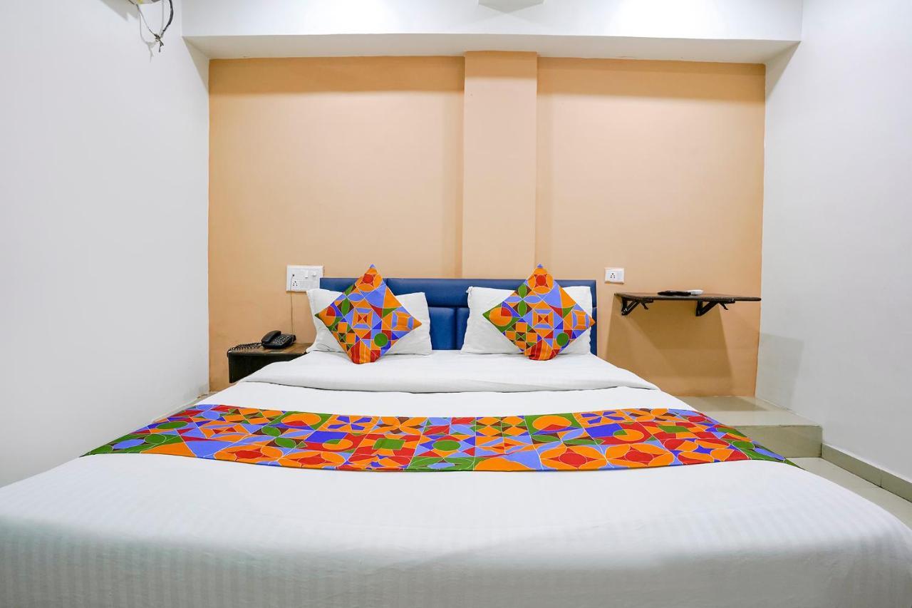 Fabexpress Blue Stone Hotel Surat Buitenkant foto